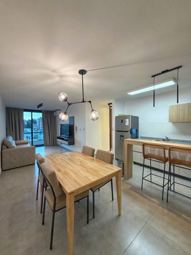 Bior 61, Villa Carlos Paz: living y comedor