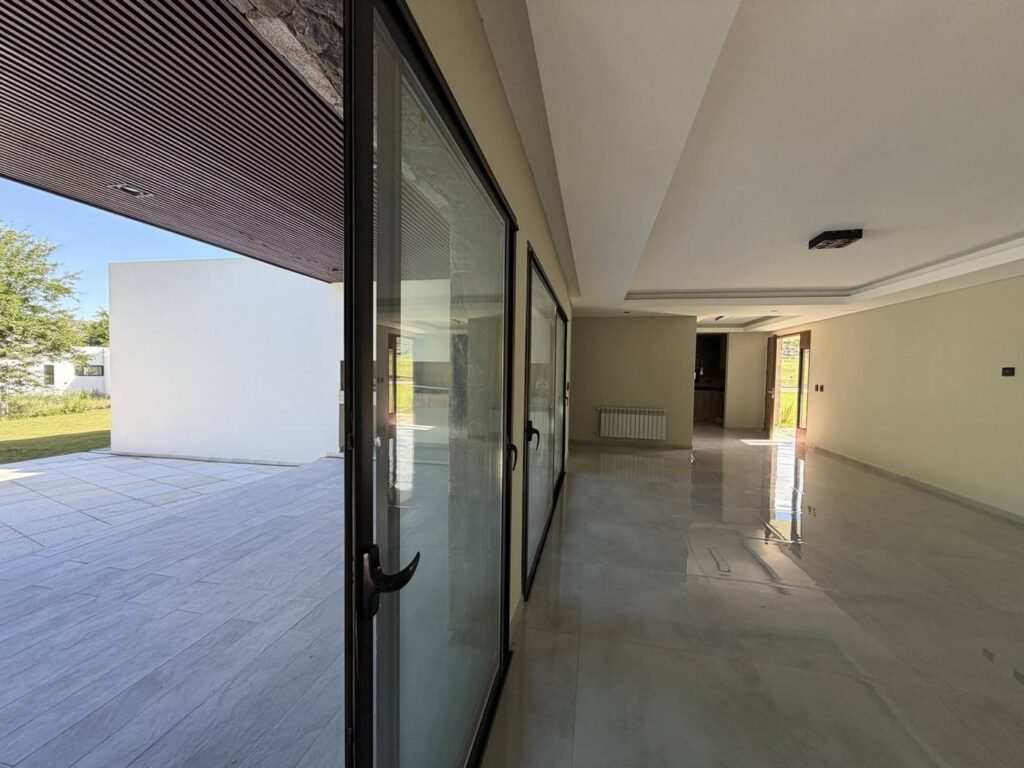 Casa A30 en Altos de Carlos Paz: salida a la galería