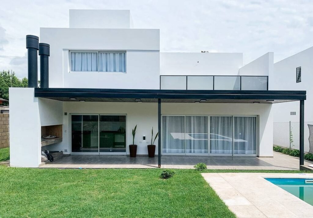 Casa Alem en Villa Carlos Paz: contrafrente con galería
