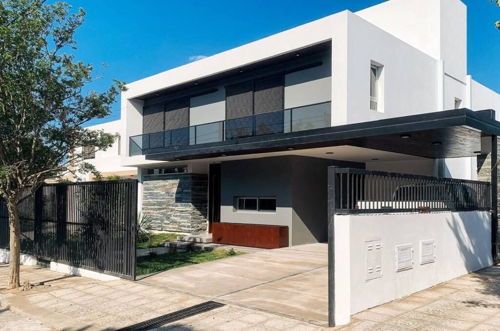 Casa Alem en Villa Carlos Paz: vista desde la calle