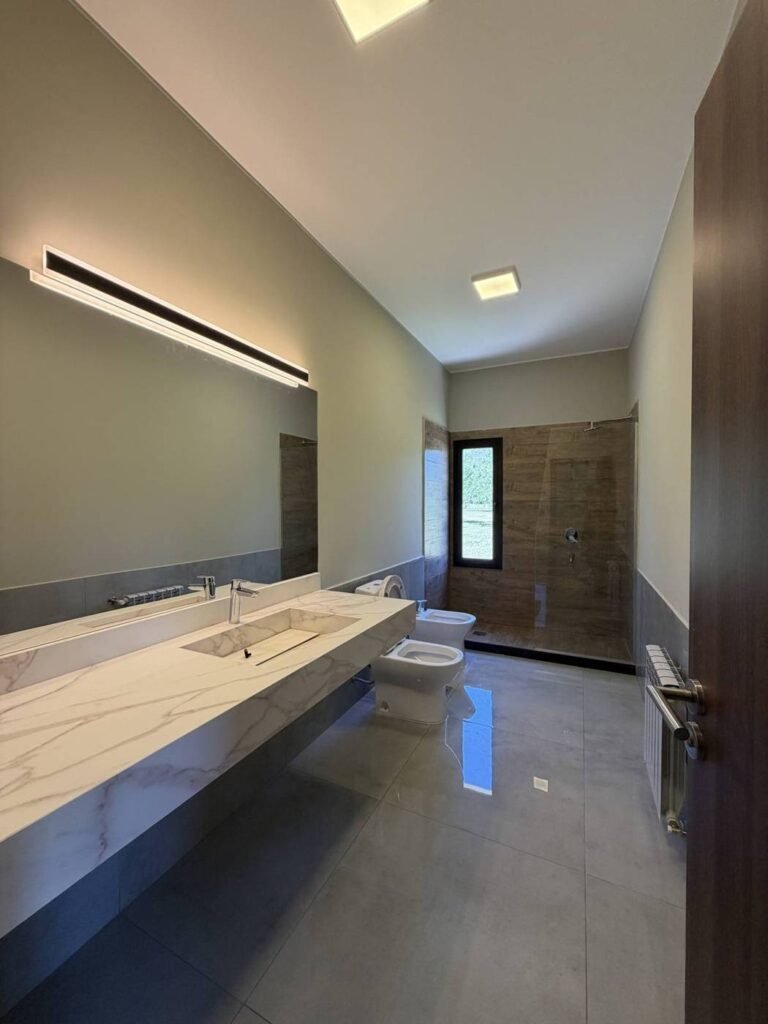 Casa G9 en Carlos Paz Golf Country Club: baño