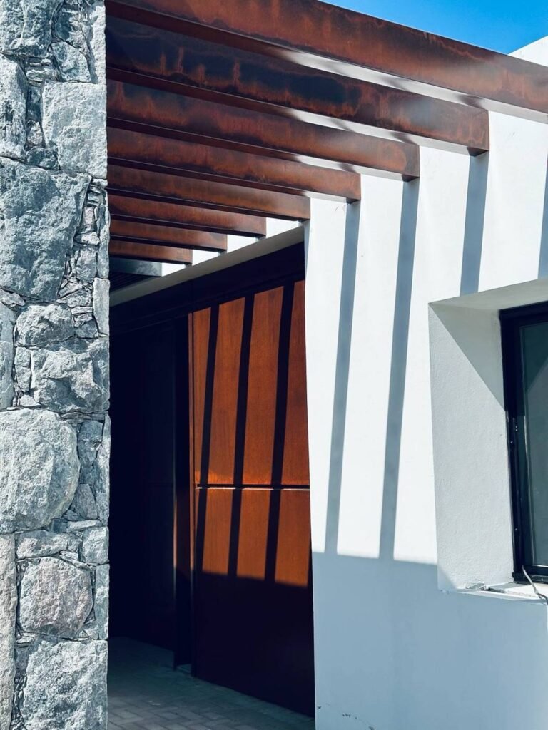 Casa G9 en Carlos Paz Golf Country Club: detalle de ingreso