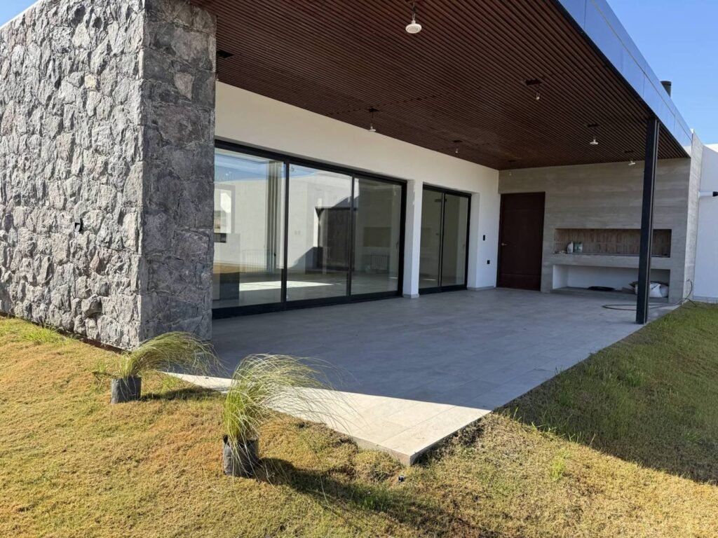 Casa G9 en Carlos Paz Golf Country Club: galería