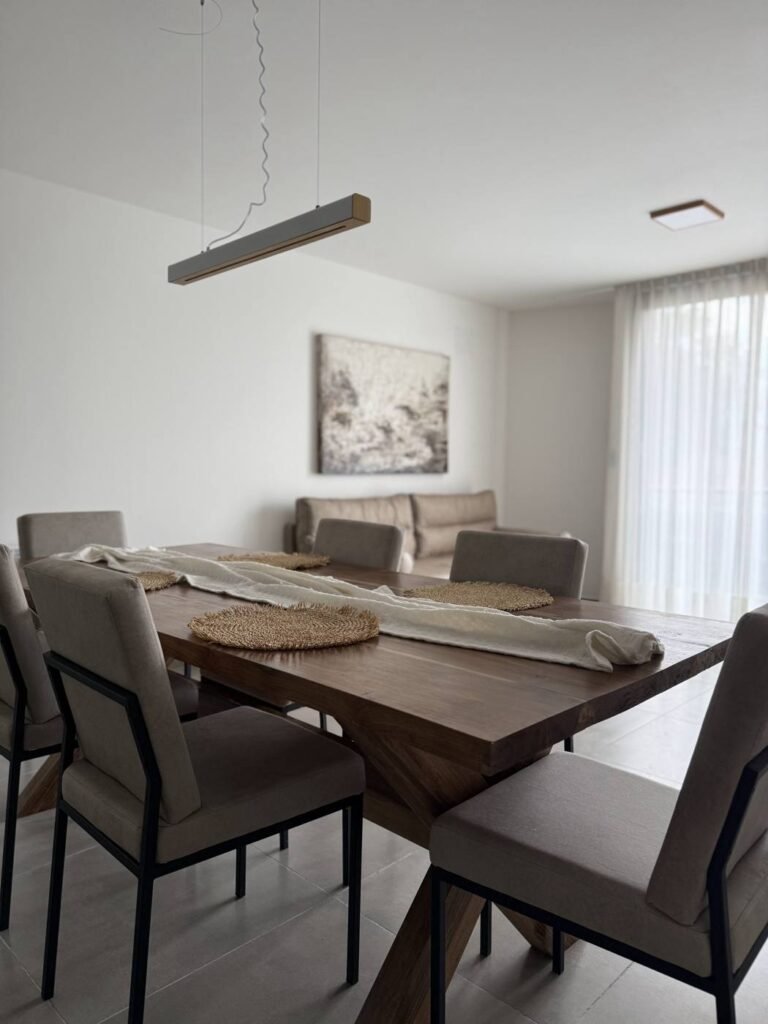 Paseo Quattro T4, Villa Carlos Paz: comedor y living
